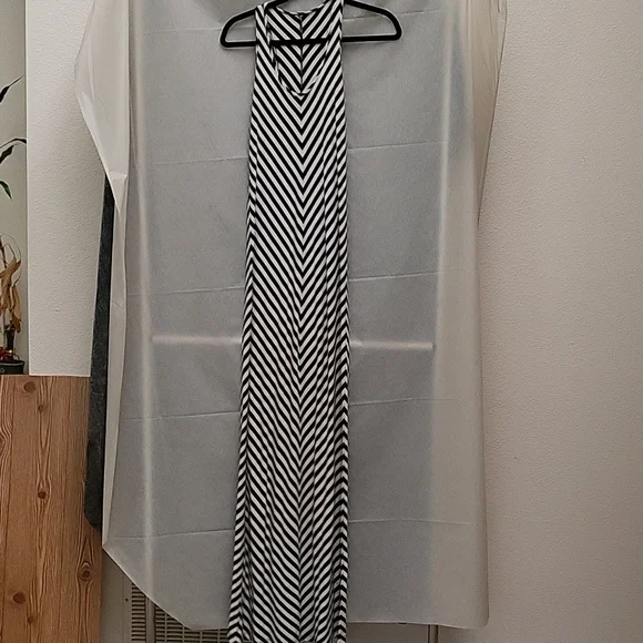 Bebe maxi chevron stripes dress, size Medium beige and black. - Picture 2 of 7